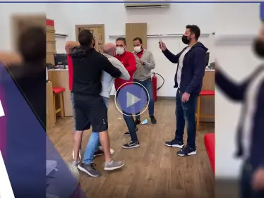 بالفيديو|| ضربوه وبعثروا أمواله.. فيديو اعتداء موظفين بفودافون على أحد العملاء يثير غضب المصريين والشركة ترد - وكالة ستيب نيوز