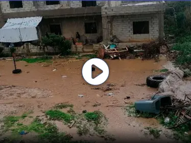 بالفيديو|| عاصفة لبنان.. انهيار مباني وسقوط جدران وأعمدة كهرباء وفيضانات تقطع الطرقات - وكالة ستيب نيوز