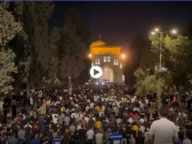 رغم العراقيل الإسرائيلية.. 90 ألف فلسطيني يحيون ليلة القدر في الأقصى وسط بكاء ودعاء (فيديو) - وكالة ستيب نيوز