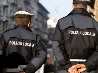 القبض على كاهن إيطالي اشترى بتبرعات الزوار مخدراً لفعل الفاحشة في حفلات مشبوهة مع زملائه - وكالة ستيب نيوز