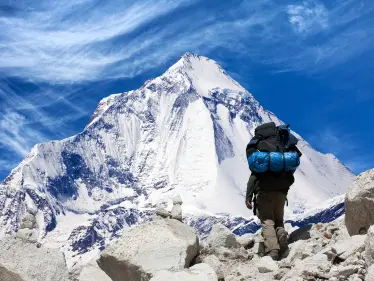 ثبوت أول إصابة كورونا على قمة جبل إيفرست.. واليابان تعلن حالة الطوارئ - وكالة ستيب نيوز