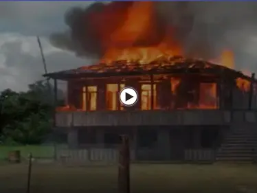 بالفيديو|| أب وأبنه يهتكان عرض فتاة قاصر وقرويون يضرمون النار في منزلهما والسلطات تتدخل - وكالة ستيب نيوز