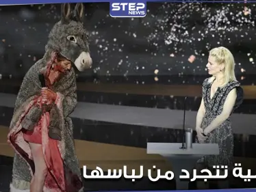 بالصور|| ممثلة فرنسية تتجرد من ملابسها أمام الجمهور احتجاجاً على سياسة حكومة بلادها بكورونا - وكالة ستيب نيوز