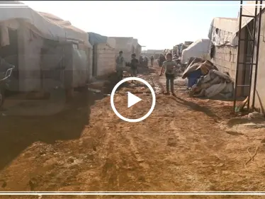 رصد معاناة النازحين السوريين في مخيم كفرسجنة على الحدود السورية التركية - وكالة ستيب نيوز