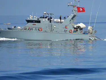 البحرية التونسية تنتشل جثث 6 مهاجرين ومخاوف من غرق نحو 30 آخرين قبالة سواحلها - وكالة ستيب نيوز