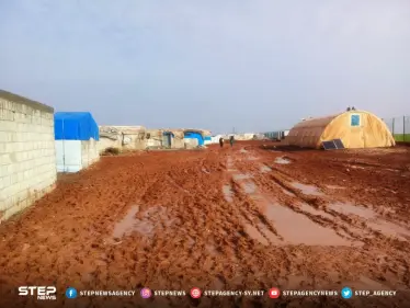 صور تظهر سوء الخدمات وقلة في الإمكانيات في مخيم "زوغرة" بريف حلب مع بداية فصل الشتاء - وكالة ستيب نيوز