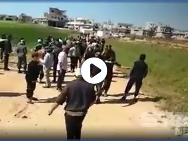 نازحون في بلدة الفوعة يتصدون لـ أحرار الشام بعد محاولتهم طرد امرأة من منزلها (فيديو) - وكالة ستيب نيوز