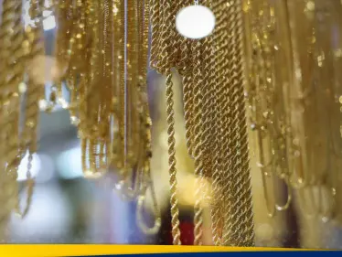 الذهب يتراجع أكثر من 2% بعد اتفاق الرسوم الجمركية بين أمريكا والصين.. خبير يوضح القادم - وكالة ستيب نيوز