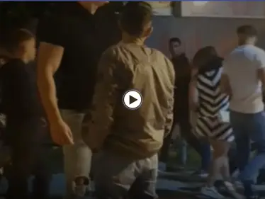 بطريقة غير أخلاقية تبعها وسط طريق عام وجرّ ثوبها.. حادثة "تحرش" تستفز الأمن المغربي (فيديو) - وكالة ستيب نيوز