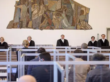 محكمة كوبلنز الألمانية تصدر أول حكم من نوعه ضد ضبّاط من قوات النظام السوري - وكالة ستيب نيوز