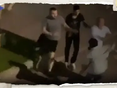 بالفيديو|| حادثة "عنصرية".. اعتداء جماعي في تركيا على شاب عربي وتحرك لسفارة بلاده - وكالة ستيب نيوز