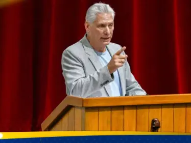 رئيس كوبا يلوّح بحرب عصابات ضد أي هجوم أمريكي ويحذر من “خسائر فادحة” - وكالة ستيب نيوز