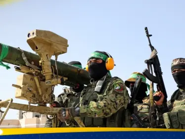 شاهد|| القسام تنصب كميناً لجرافة عسكرية إسرائيلية وتخوض اشتباكات ضارية مع القوات المتوغلة - وكالة ستيب نيوز