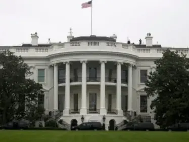 البيت الأبيض يوجّه رسالة شديدة اللهجة إلى إيران بعد استهداف الحوثيين مطار أبها السعودي - وكالة ستيب نيوز