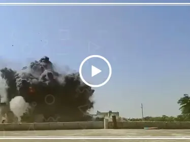 شاهد بالفيديو: القصف الجوّي الذي أودى بحياة 7 أشخاص من عائلة واحدة في الدير الشرقي بريف إدلب - وكالة ستيب نيوز