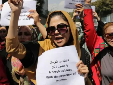 مسلحو طالبان يواجهون تظاهرة في كابل بالقوة ويفرّقونها بقنابل الغاز - وكالة ستيب نيوز