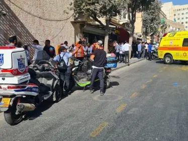 بالفيديو|| فلسطيني ينفّذ عملية طعن وسط القدس والشرطة الإسرائيلية تفتح عليه النار - وكالة ستيب نيوز