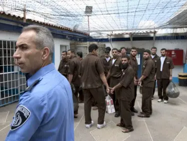 استمرار الحوار مع إدارة السجون الإسرائيلية وأسرى فلسطينيون يؤجلون إضرابهم المفتوح - وكالة ستيب نيوز