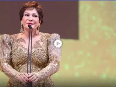 بالفيديو || لبلبة تسقط على المسرح بعد بكائها أمام الحضور في افتتاح مهرجان الجونة وجدال بين المتابعين الشامتين والمدافعين عنها - وكالة ستيب نيوز