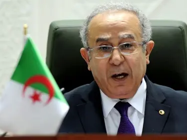 وزير الخارجية الجزائري يكشف السبب الذي قد يمكّن سوريا من حضور القمة العربية - وكالة ستيب نيوز