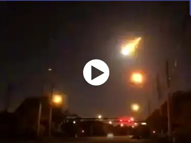 تسبب بتوهج ولمعان كبيران.. سقوط جرم سماوي في ولاية فلوريدا وأضواء غامضة بسماء إستراليا (فيديو وصور) - وكالة ستيب نيوز