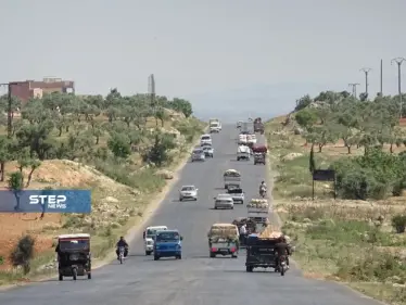 حركة نزوح كثيفة لأهالي ريف حماة نتيجة الحملة العسكرية لنظام الأسد على المنطقة - وكالة ستيب نيوز