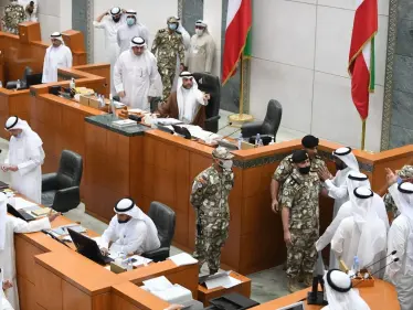 اشتباك بين النواب في مجلس الأمة الكويتي بعد إقرار الميزانية (صور) - وكالة ستيب نيوز