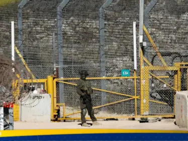 جماعة مسلحة في سوريا تتبنى استهداف القوات الإسرائيلية في الجولان.. وتل أبيب تهدد الشرع( فيديو) - وكالة ستيب نيوز