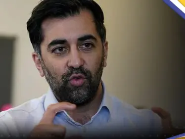 شاهد|| حمزة يوسف يؤم عائلته بأول أيام عمله رئيساً لوزراء اسكتلندا - وكالة ستيب نيوز