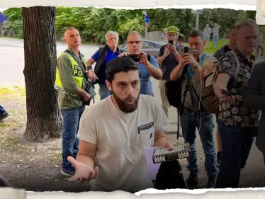 مسلم يتراجع عن حرق التوراة والإنجيل أمام سفارة إسرائيل بستوكهولم لهذا السبب - وكالة ستيب نيوز