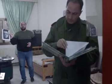 مسلسل مقابلة مع السيد آدم.. يسخر من ضحايا سجون النظام السوري - وكالة ستيب نيوز