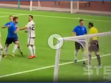 شاهد بالفيديو|| مشهدين نادرين في عالم كرة القدم بوقتٍ واحد - وكالة ستيب نيوز