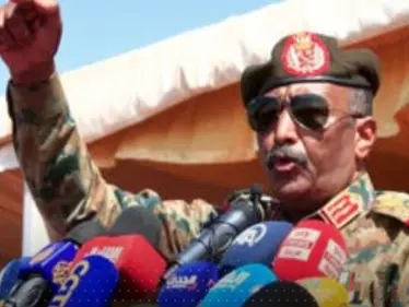 البرهان: السودان يبني جيشاً لا يتدخل في السياسة.. وعملية الإصلاح الأمني معقدة - وكالة ستيب نيوز