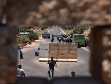 مقتل رئيس بلدية في درعا بعبوة ناسفة استهدفت سيارته.. والمخابرات الجوية تقتحم بلدة ناحتة - وكالة ستيب نيوز