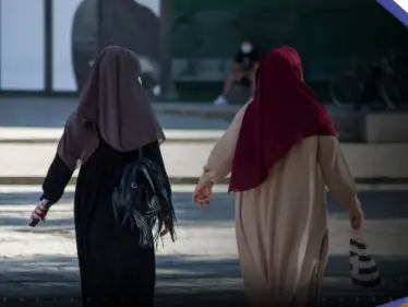 القضاء الإداري الفرنسي يحسم قراره بشأن حظر العباءة في المدارس الرسمية - وكالة ستيب نيوز