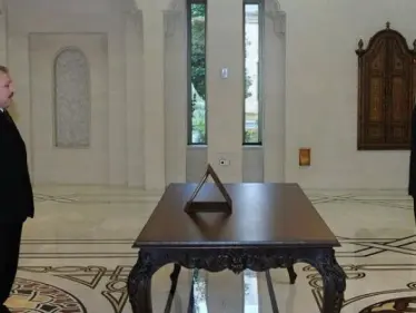 حزبان يرفضان التشكيلة الحكومية التي أصدر الأسد مرسوماً بها ويوضحان الأسباب - وكالة ستيب نيوز