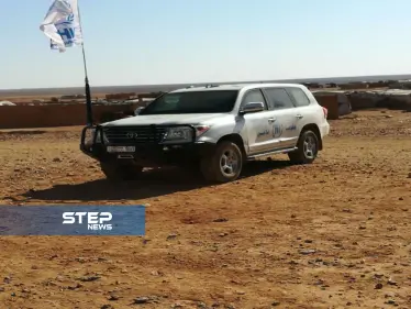 صور أثناء زيارة وفد الأمم المتحدة والهلال الأحمر لمنطقة 55 وحماية ومرافقة جيش المغاوير للوفد - وكالة ستيب نيوز