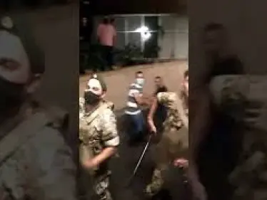 بالفيديو|| المحتجون يحاصرون منزل "ميقاتي" ويحطمون واجهته ومواجهات عنيفة دارت بينهم وبين قوى الأمن - وكالة ستيب نيوز