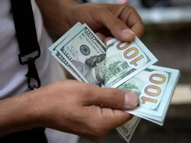 بعد بيان للبنك المركزي اللبناني.. دولار السوق السوداء يواصل هبوطه - وكالة ستيب نيوز