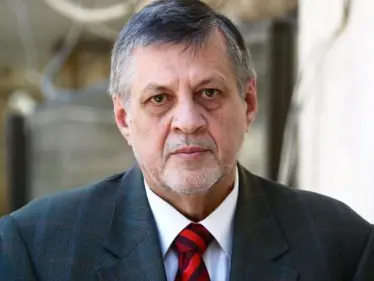 المبعوث الأممي الجديد إلى ليبيا يلتقي خليفة حفتر ورئيس الحكومة يغادر طبرق لاستكمال مشاوراته - وكالة ستيب نيوز