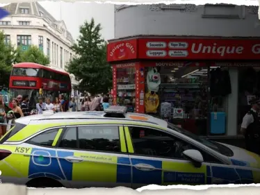 شاهد|| مئات المراهقين "يغزون" شارع التسوق الرئيسي في لندن بهدف السرقة.. والشرطة تتدخل - وكالة ستيب نيوز