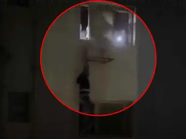 ضبط "لص الأبراج" في القاهرة بعد انتشار فيديو مذهل له أثناء محاولة السرقة - وكالة ستيب نيوز