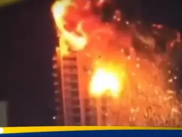 تحول لكتلة من النار.. لحظة استهداف مبنى سكني في البحرين (فيديو) - وكالة ستيب نيوز