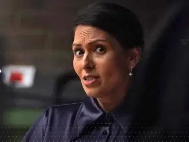 بعد إعلان وزيرة داخلية بريطانيا تعرض بلادها لـ"الغزو".. الأمم المتحدة تدخل على الخط - وكالة ستيب نيوز