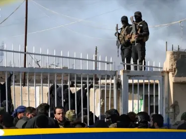 صحيفة أمريكية: واشنطن نقلت سجناء داعش للعراق لعدم ثقتها بالشرع - وكالة ستيب نيوز