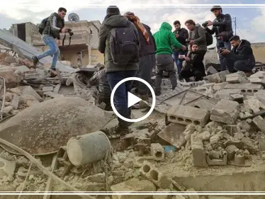 شاهد|| دمار كبير وأكثر من ١٥ قتيل بقصف جوي لطيران النظام السوري على مدينة إدلب - وكالة ستيب نيوز