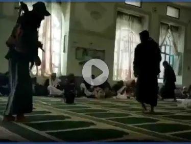 بالفيديو|| محوّلين المسجد إلى قاعة احتفال... جماعة الحوثي ترقص داخل مسجد بعد مضغ "القات" - وكالة ستيب نيوز