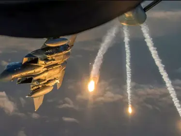 النظام السوري في أول تعليق على الضربات الجوية الأمريكية التي طالت مواقعاً للميليشيات الإيرانية يطالب واشنطن بهذا الأمر - وكالة ستيب نيوز