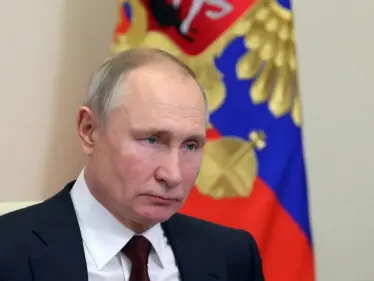 بعيداً عن عدسات المصورين.. بوتين يتلقى لقاح كورونا - وكالة ستيب نيوز