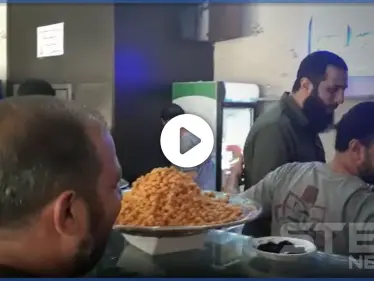 أبو محمد الجولاني قائد تحرير الشام يظهر في مطعم "صلِّح" بإدلب.. والمغردون يلقبونه بـ"الفوّال" - وكالة ستيب نيوز